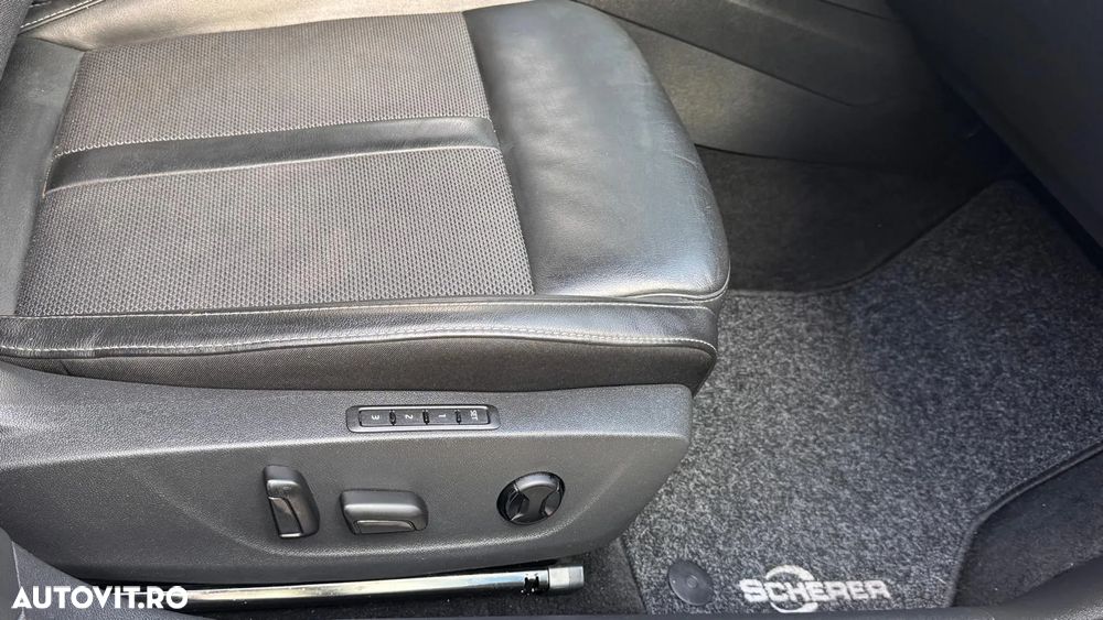 Skoda Octavia Combi 2.0 TDI DSG First Edition - 18