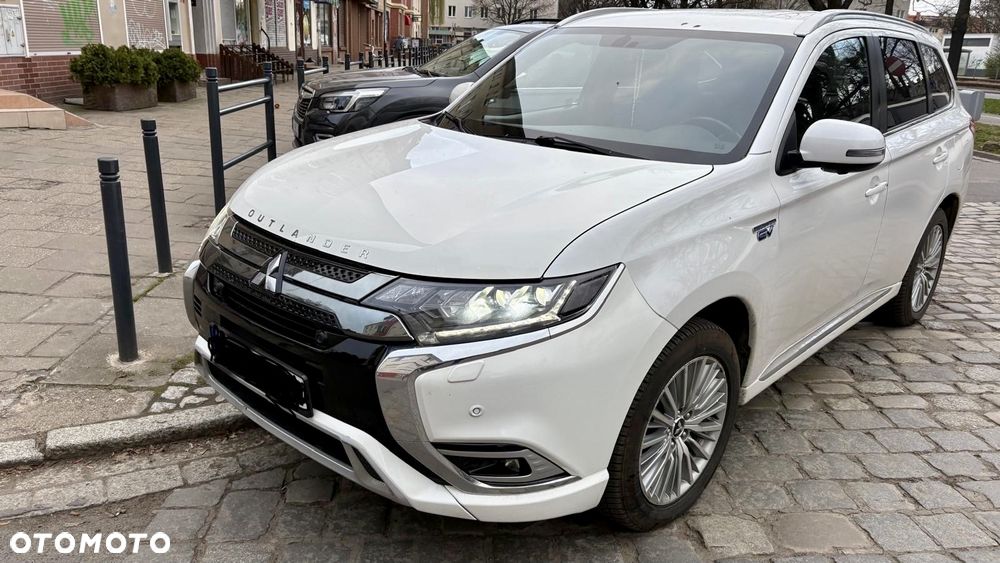 Mitsubishi Outlander 2.4 4WD Plus - 1