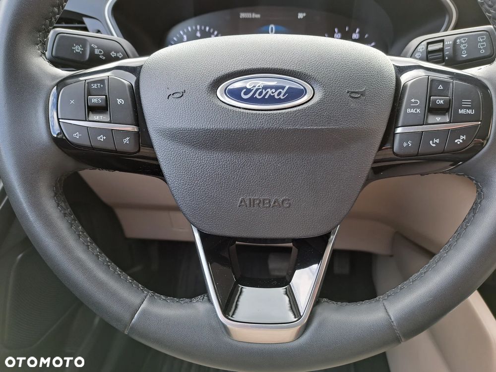 Ford Kuga - 26