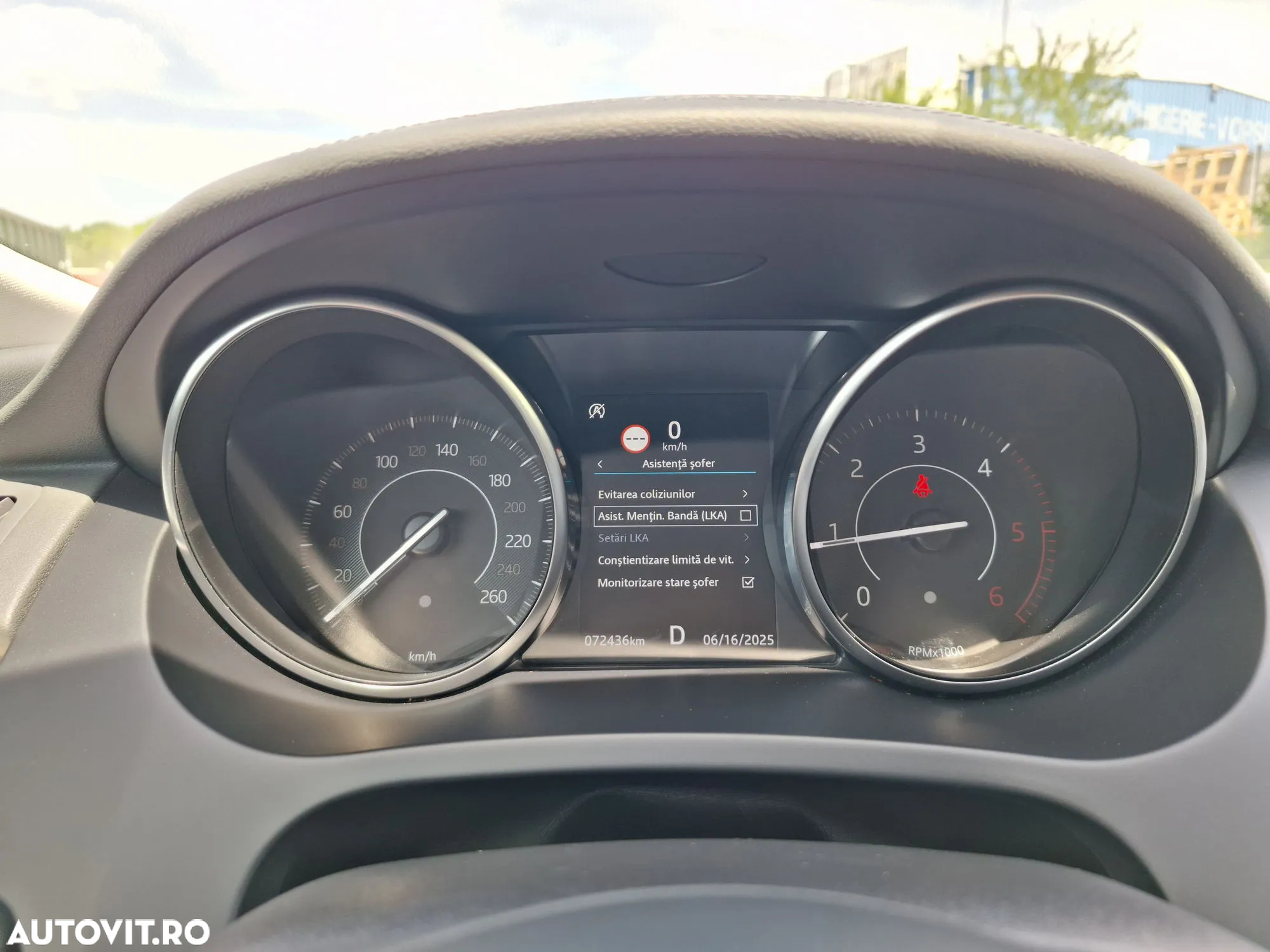 Jaguar E-Pace - 25
