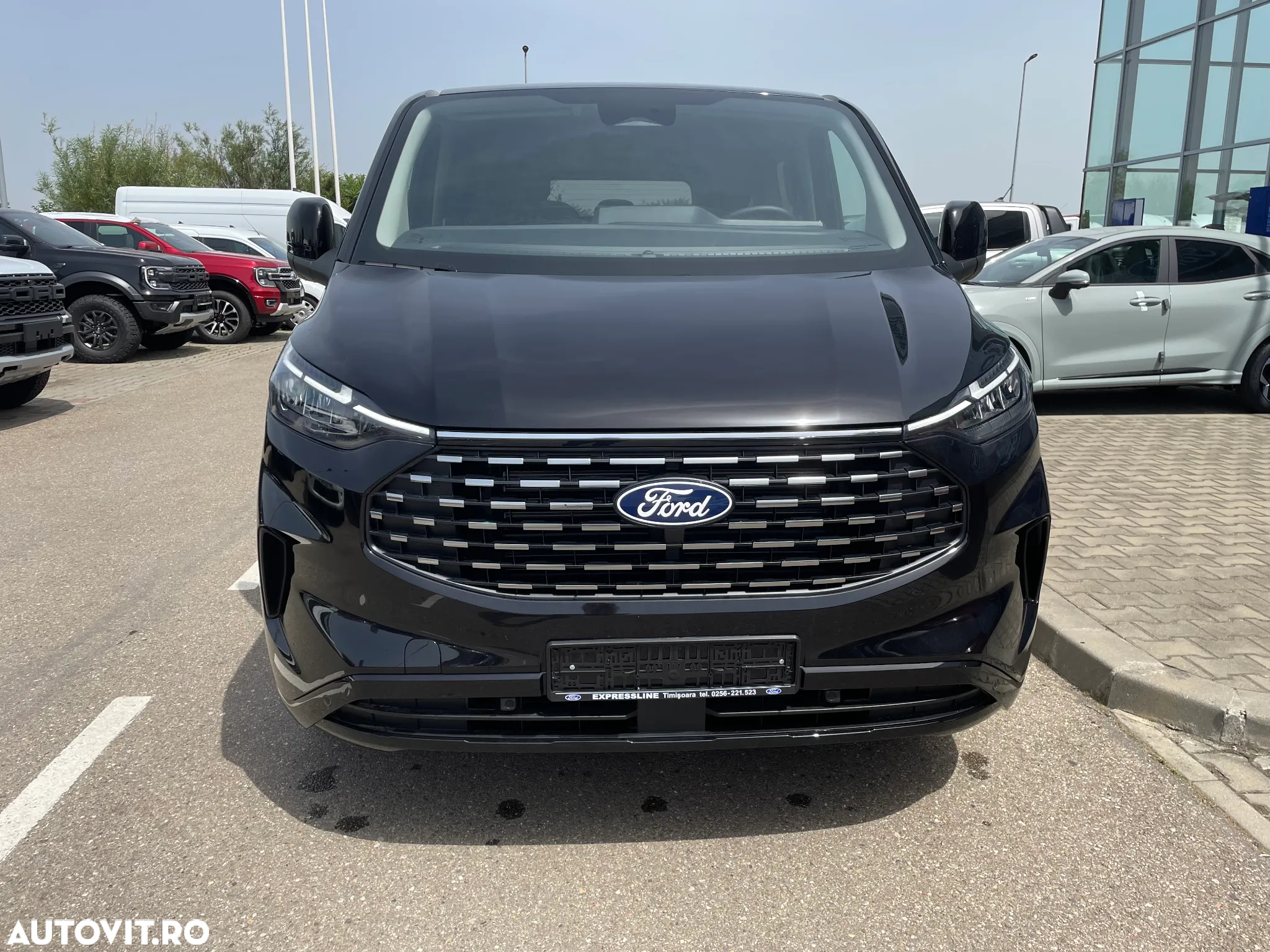 Ford Tourneo Custom - 3