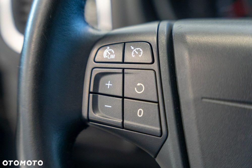 Volvo V40 - 18