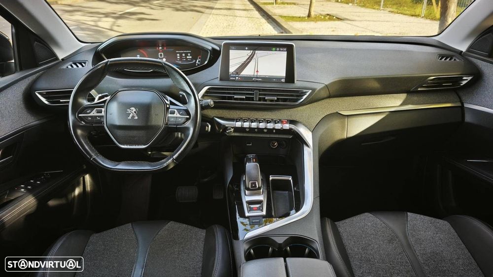 Peugeot 5008 1.5 BlueHDi Allure Pack EAT8 - 24