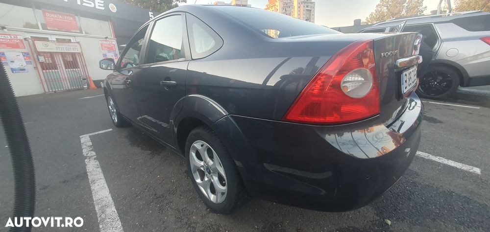 Ford Focus 1.6i Ghia - 1