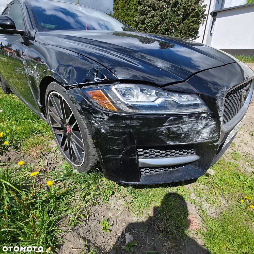 Jaguar XF 35t AWD R-Sport - 18