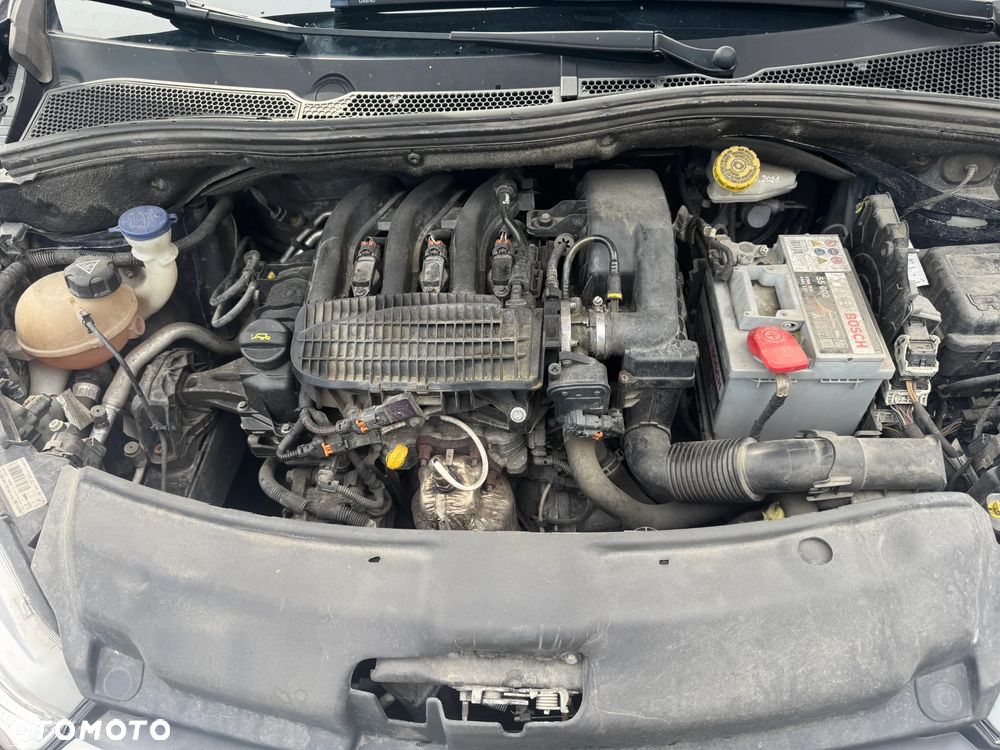 Peugeot 208 - 22