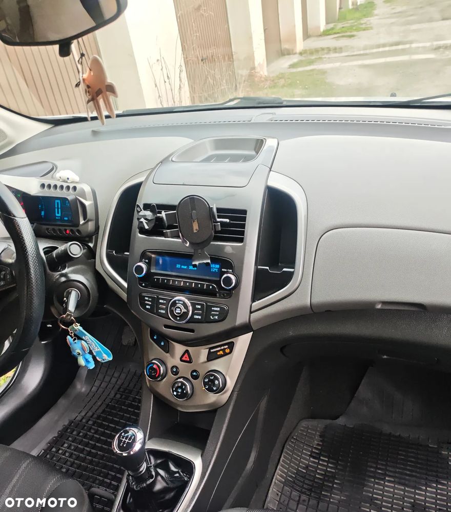 Chevrolet Aveo 1.4 16V LS - 23