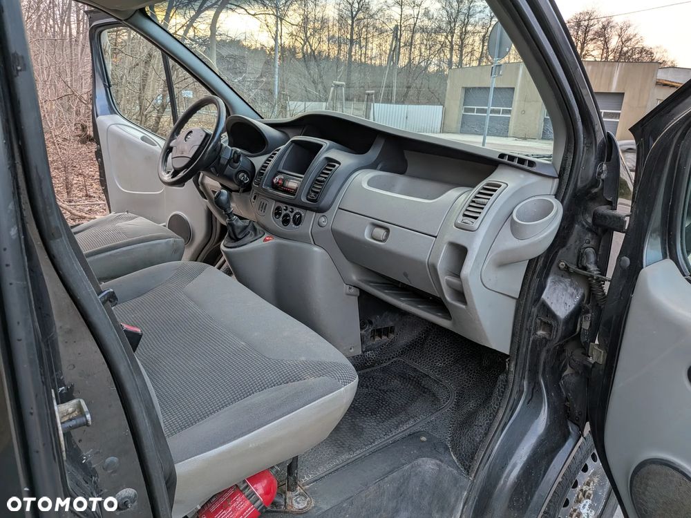 Opel Vivaro - 11
