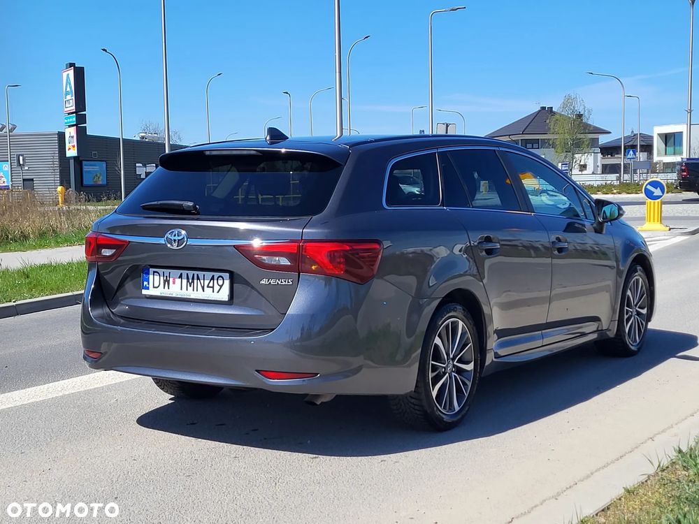 Toyota Avensis 2.0 D-4D Premium - 1