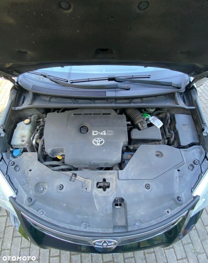 Toyota Avensis 2.0 D-4D - 14
