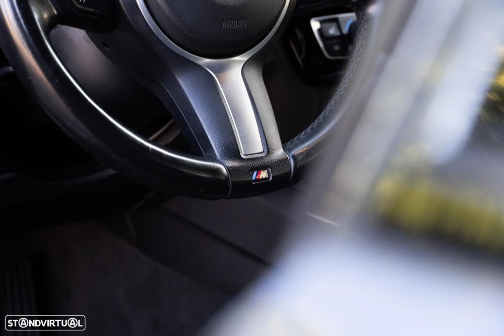 BMW 318 d Pack Desportivo M Auto - 12