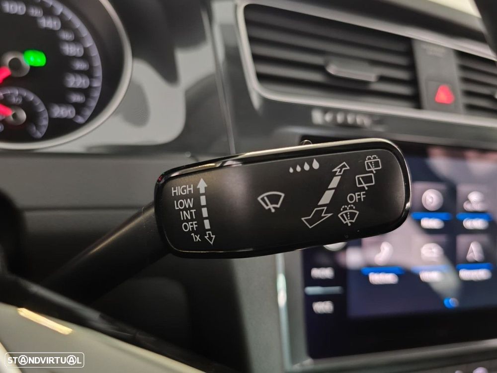 VW Golf 1.0 TSI Confortline DSG - 24