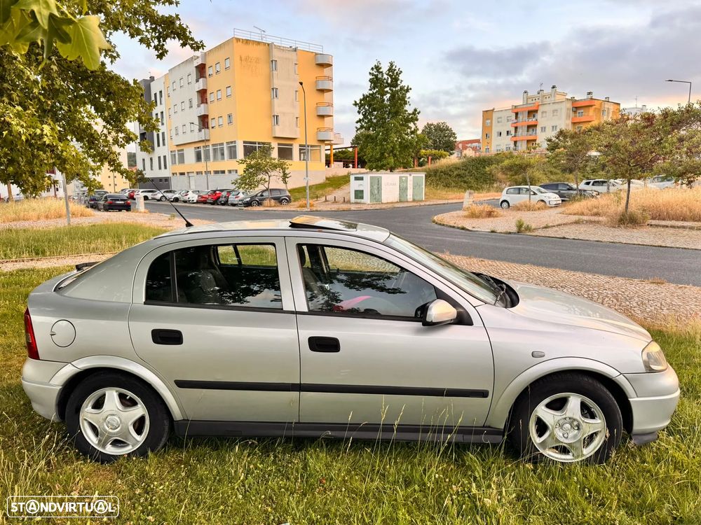 Opel Astra 1.7 DTL Club - 9