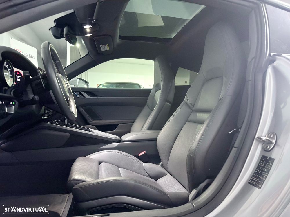 Porsche 911 (992) Carrera PDK - 29