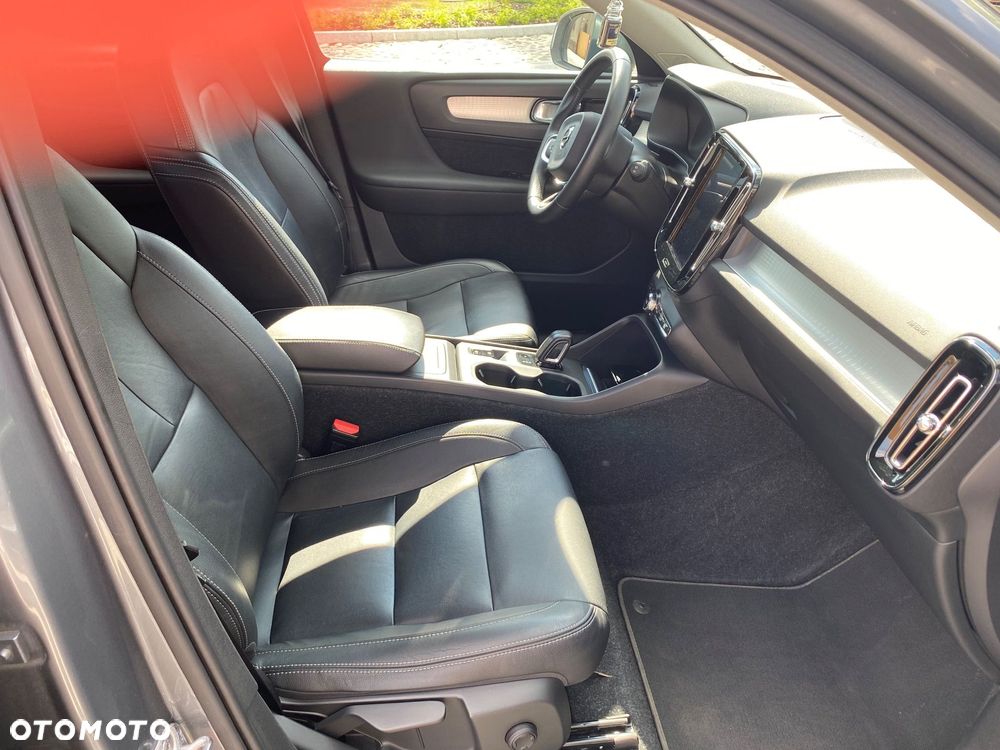Volvo XC 40 D4 AWD Momentum Pro - 9