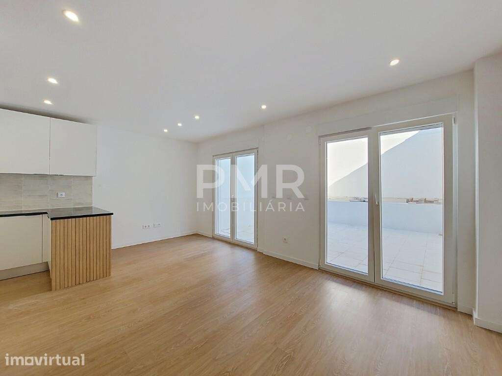 Moradia T3 no Centro do Cartaxo, totalmente remodelada. Com garagem e - Grande imagem: 5/21
