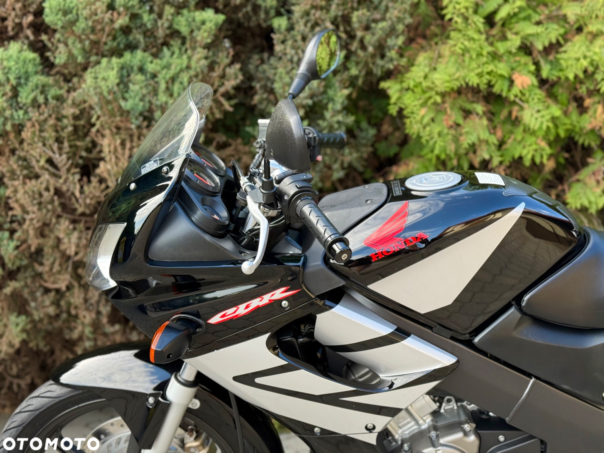 Honda CBR - 28