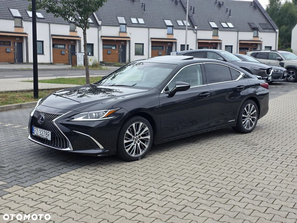 Lexus ES 300h Business Edition + - 2