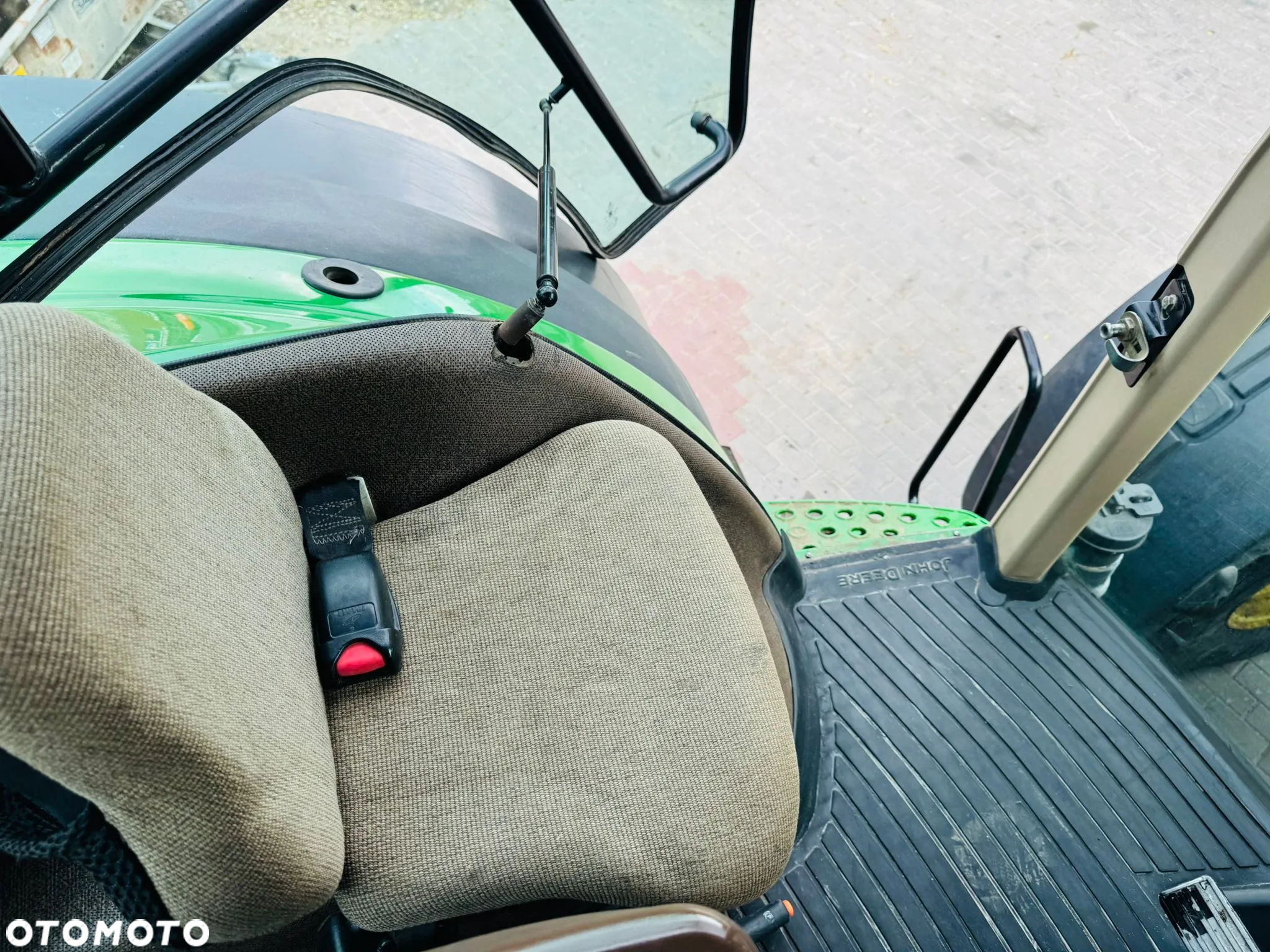 John Deere 7920 - 17