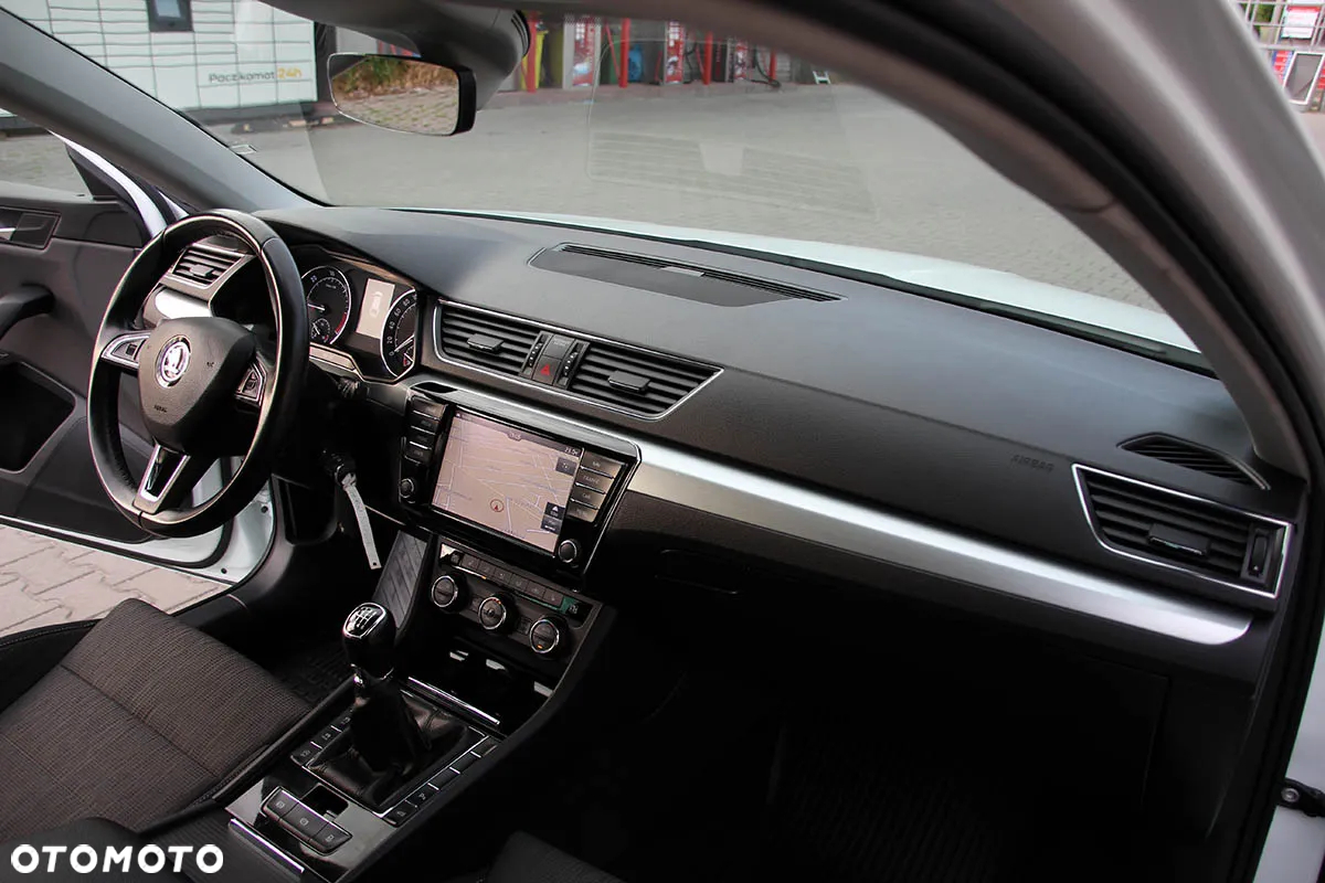 Skoda Superb Combi 2.0 TDI Style - 24