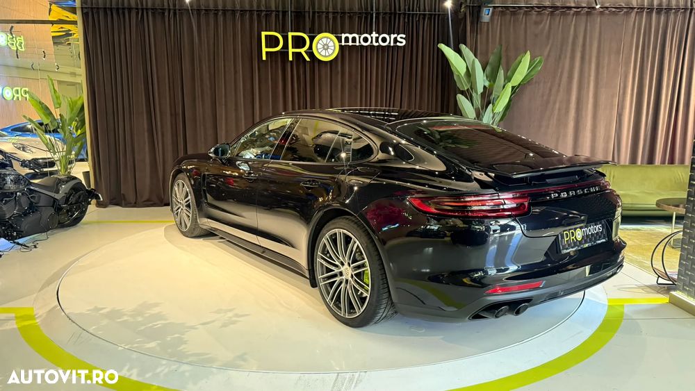 Porsche Panamera 4 - 8