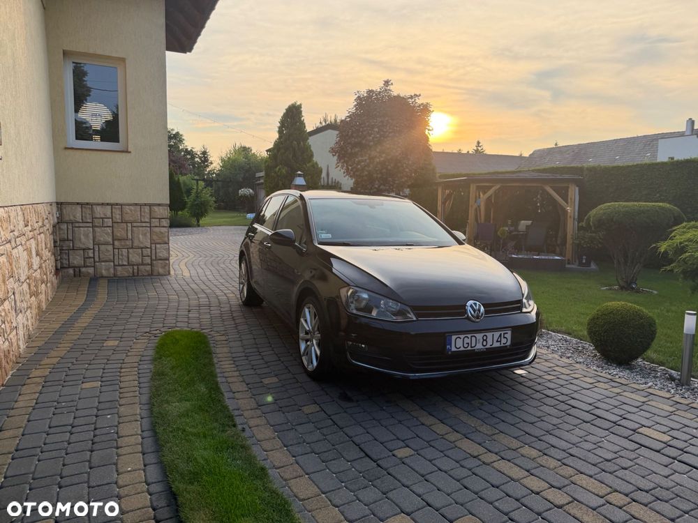 Volkswagen Golf - 1