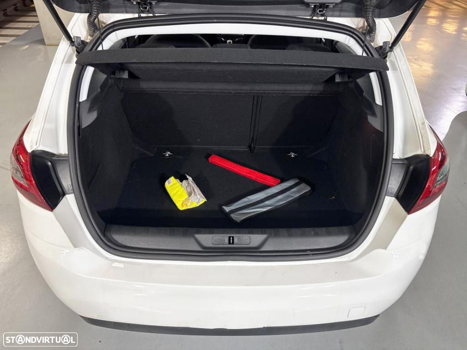 Peugeot 308 1.5 BlueHDi Business Line - 11