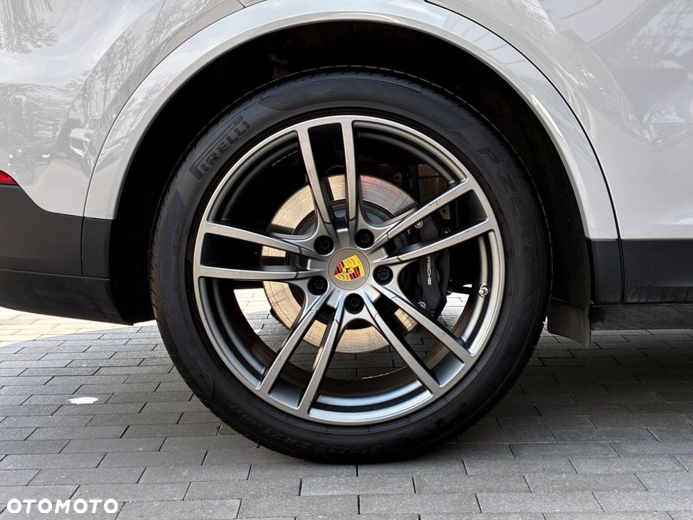 Porsche Cayenne - 12