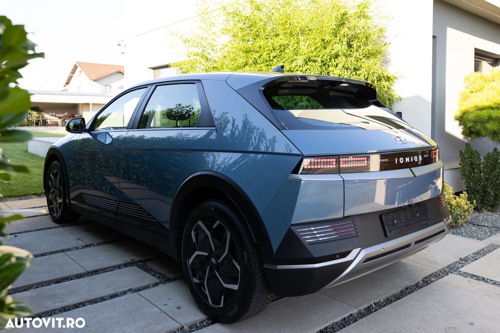 Hyundai IONIQ - 9