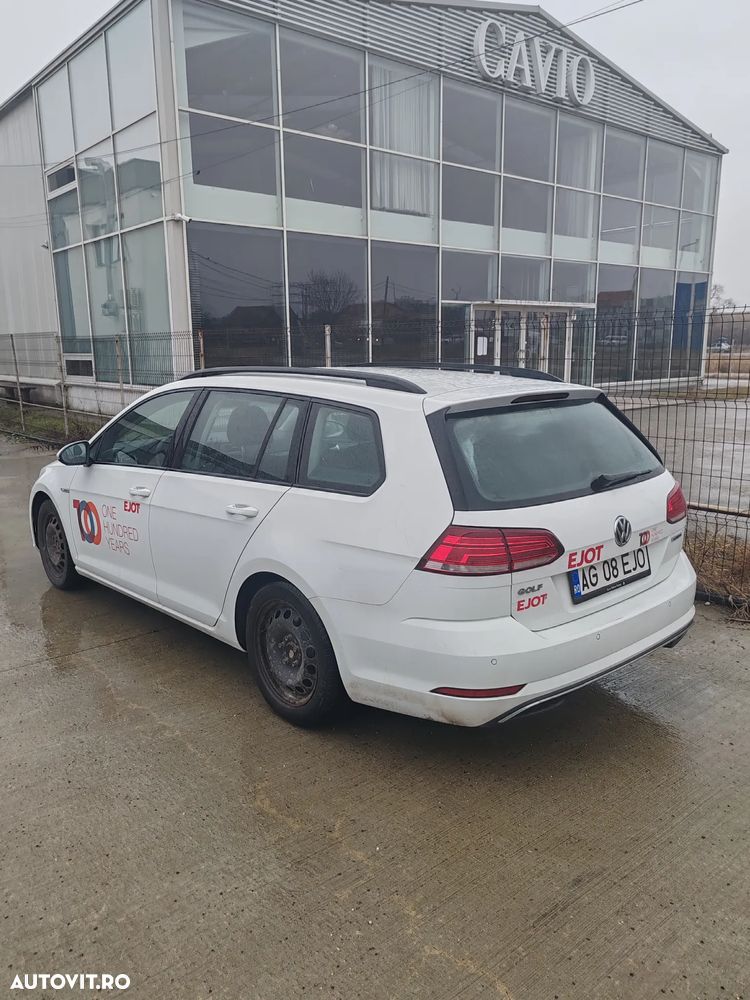Volkswagen Golf - 2