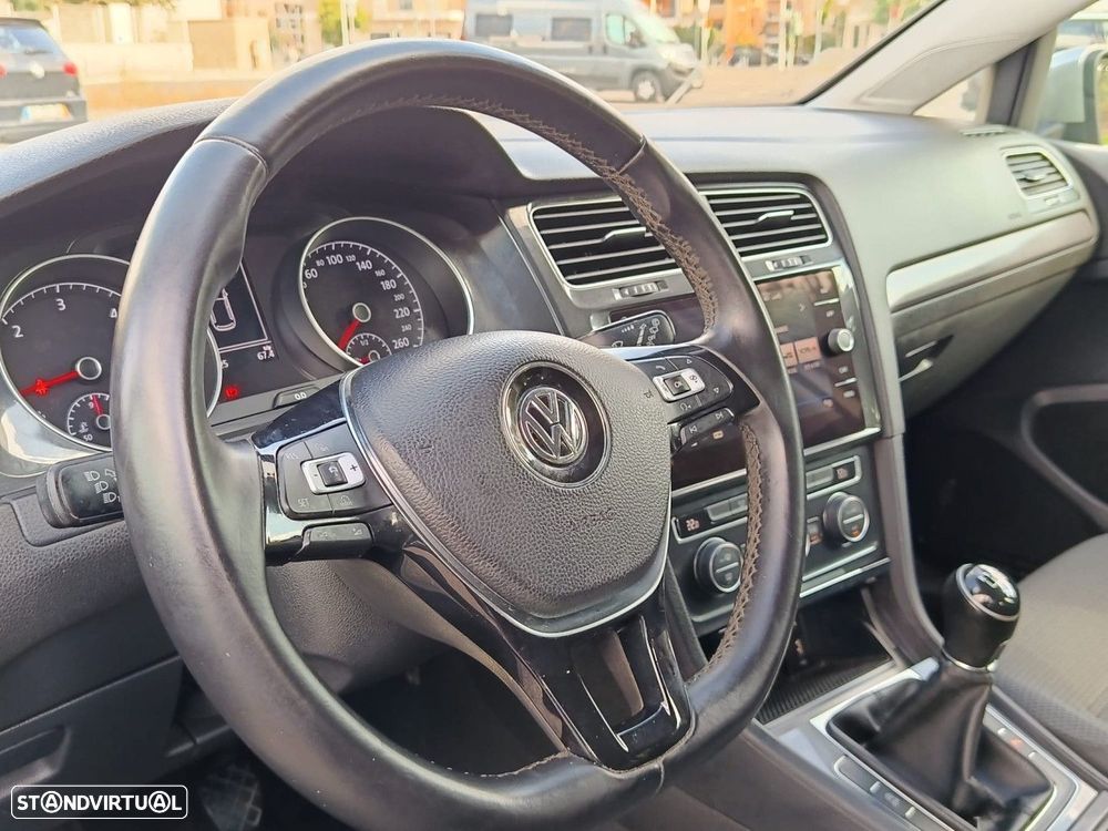 VW Golf 1.6 TDI Confortline - 21