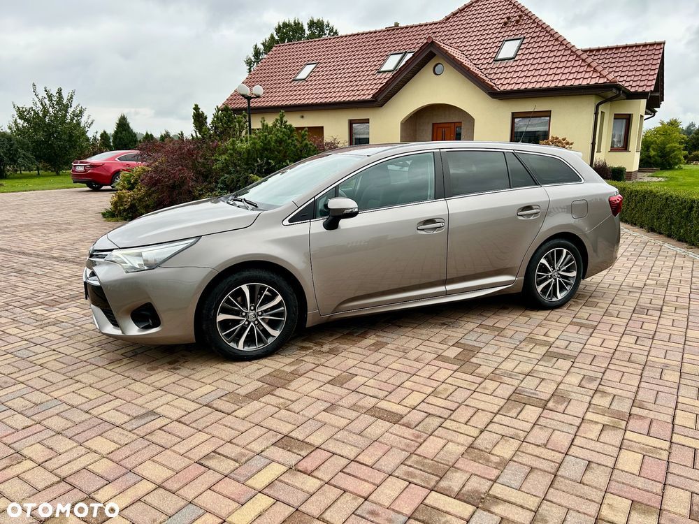 Toyota Avensis Touring Sports 1.6 D-4D - 23