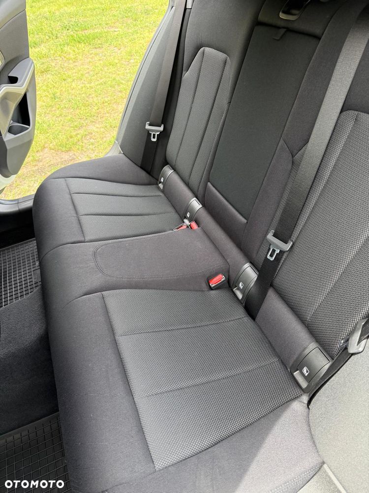 BMW Seria 3 318d - 14