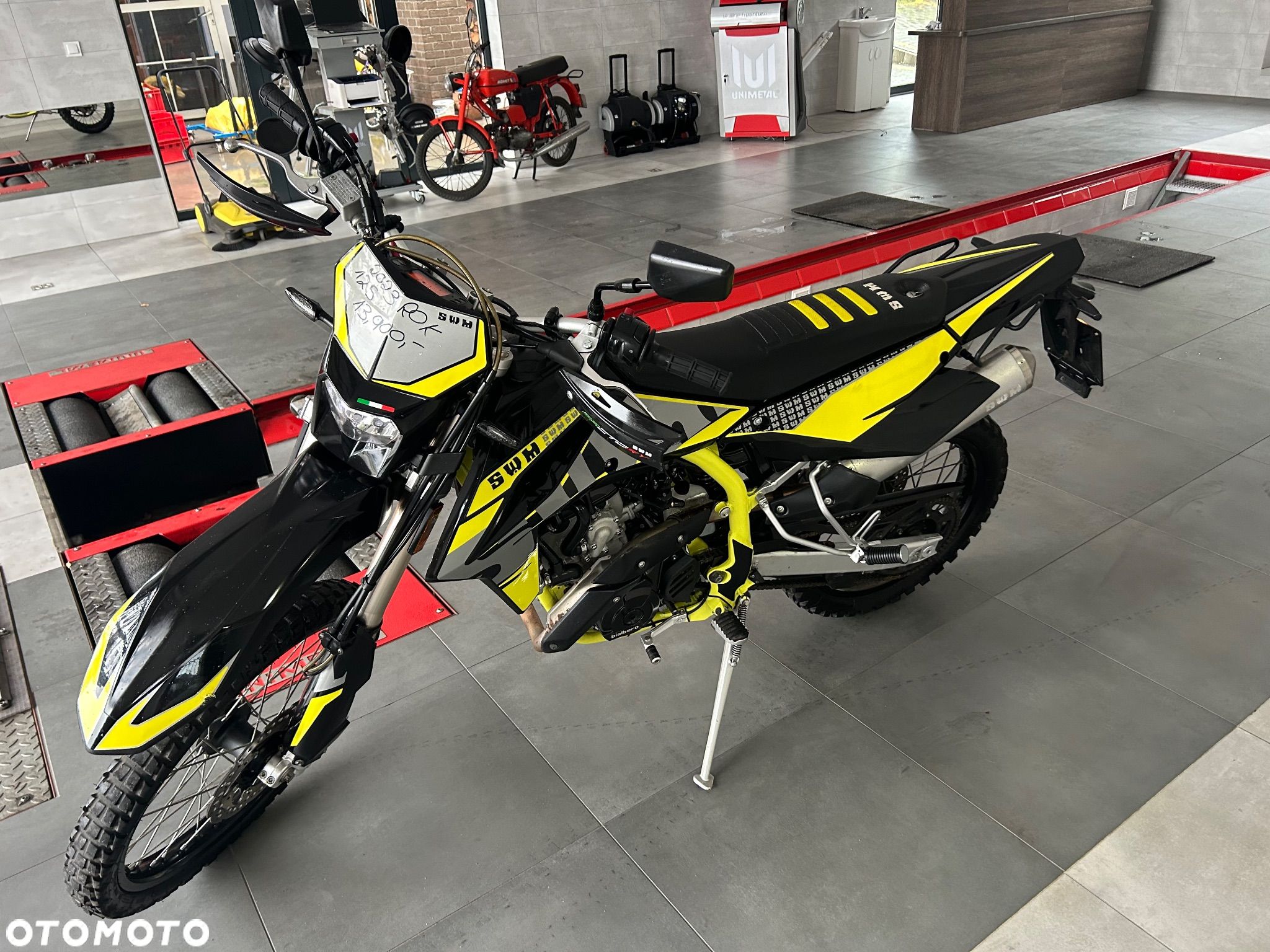 SWM RS 125 R - 1