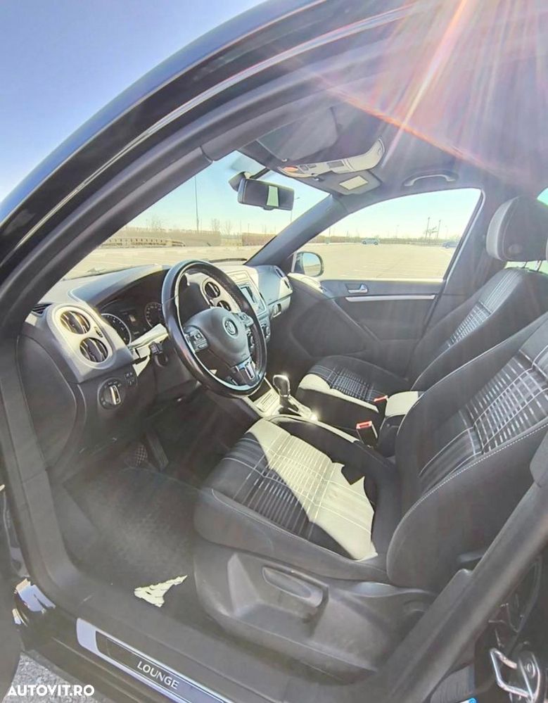 Volkswagen Tiguan 2.0 TDI DPF 4Motion BlueMotion Technology DSG Lounge Sport & Style - 14