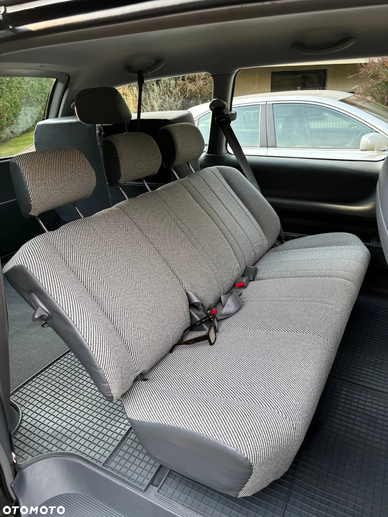 Toyota Previa - 5