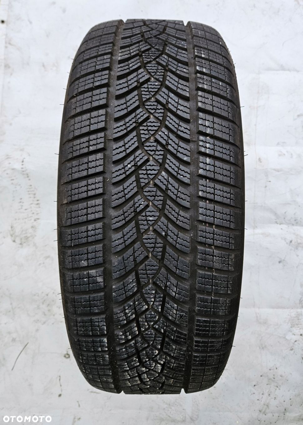 225/55/17 225/55r17 101h Goodyear ultragrip performance - 1