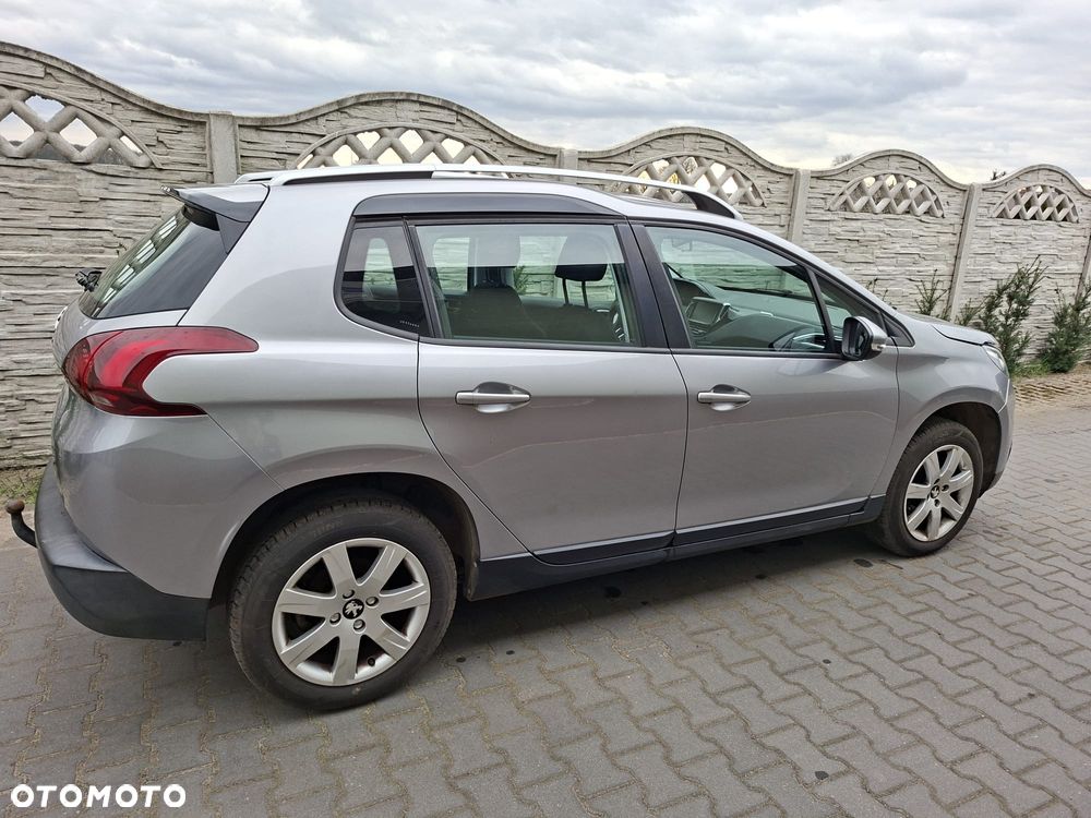 Peugeot 2008 BlueHDi 100 STOP & START Style - 10