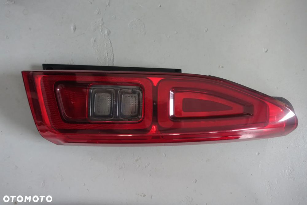 LAMPA TYLNA LEWY PRAWY TYŁ BERLINGO IV COMBO E - 2