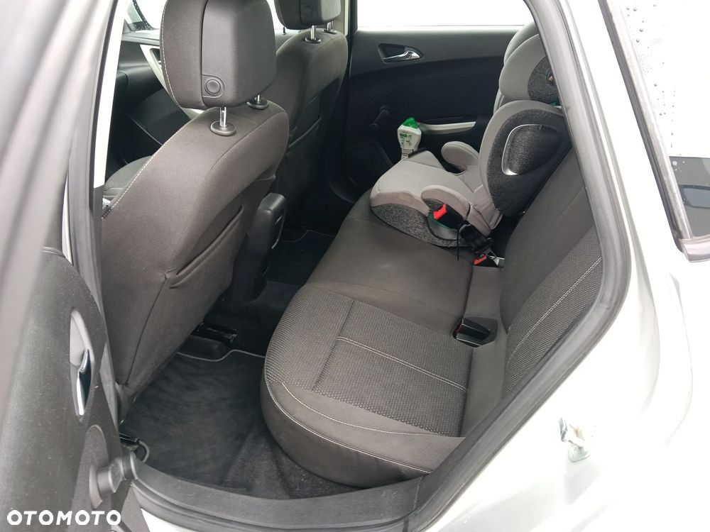 Opel Astra 1.6 - 9