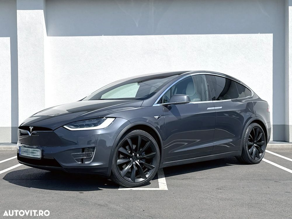 Tesla Model X - 1