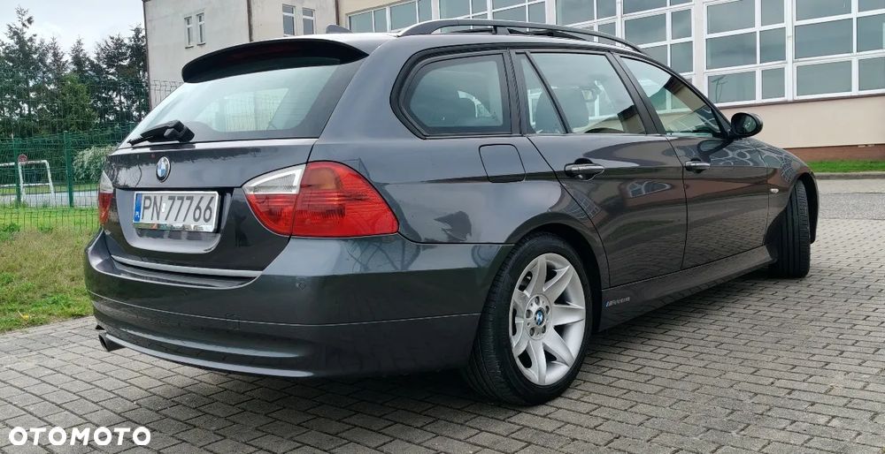 BMW Seria 3 318d - 3