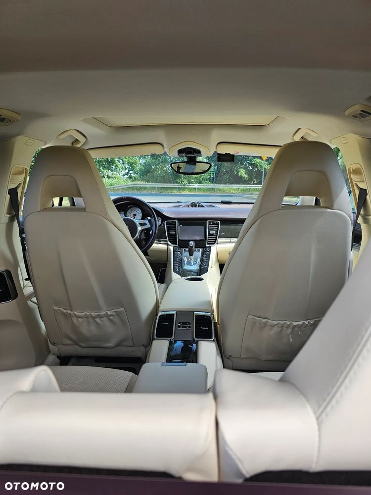 Porsche Panamera 4S PDK - 18
