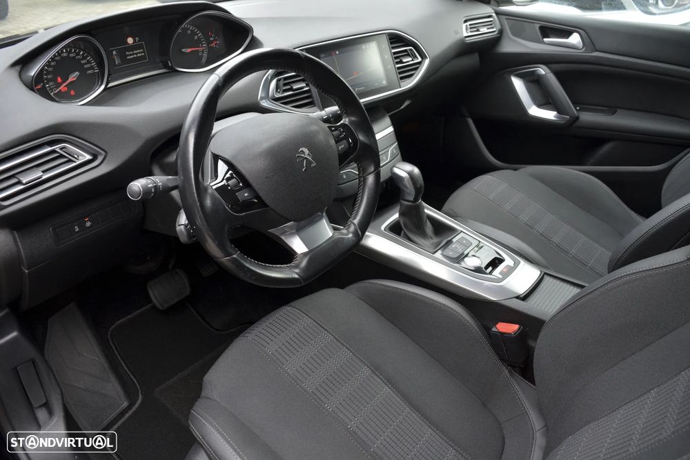 Peugeot 308 PureTech 130 GPF EAT8 Stop & Start Allure - 4