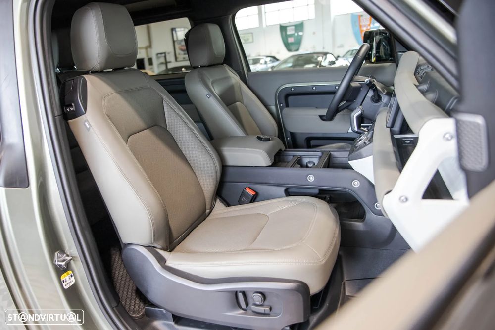 Land Rover Defender 3.0 I6 90 AWD X-Dynamic S - 18