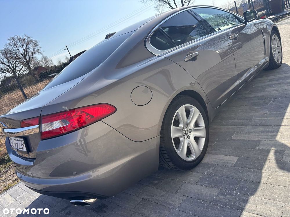 Jaguar XF 3.0 V6 D Premium Luxury - 10