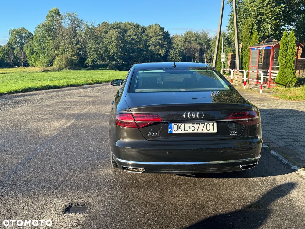Audi A8 - 6