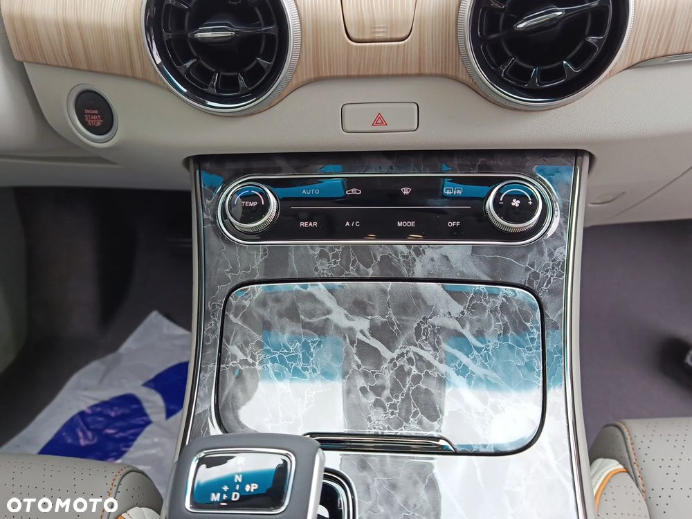 Forthing U Tour 1.5 DVVT GDI DCT - 16