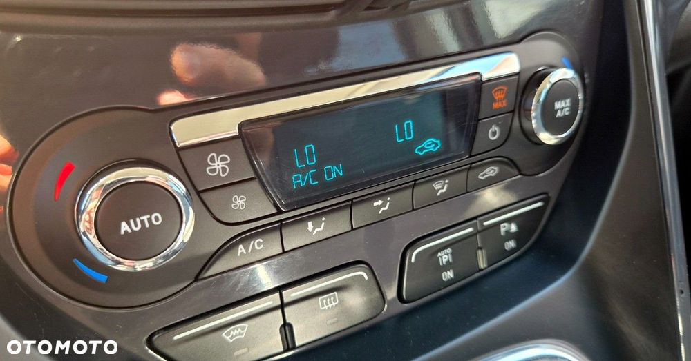 Ford Kuga - 37