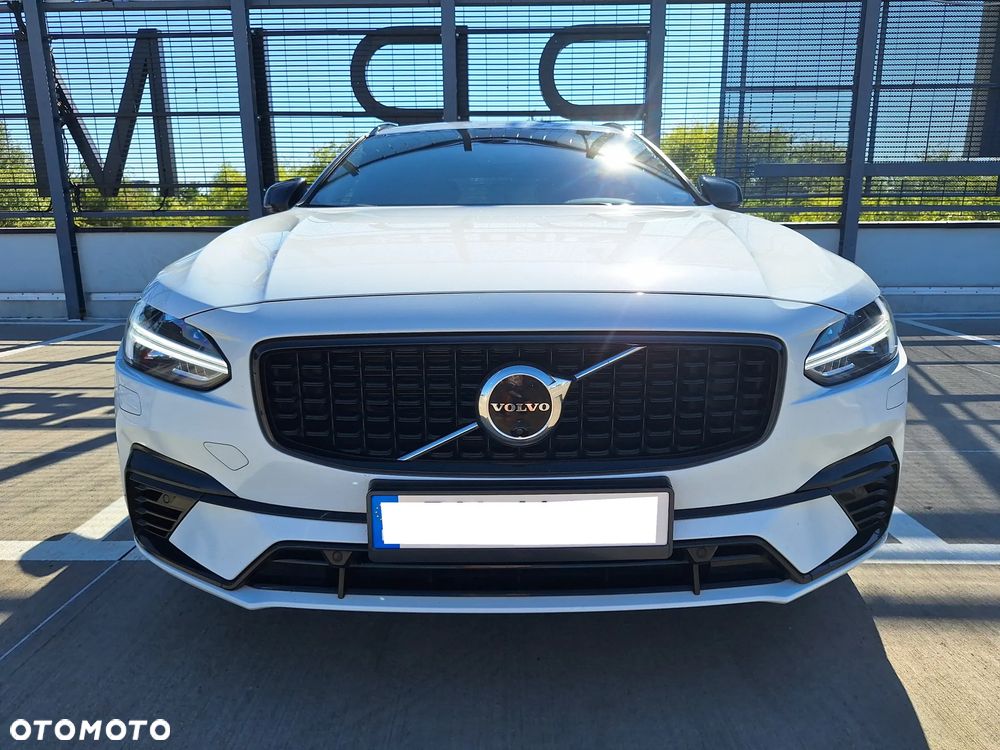 Volvo V90 T8 AWD Plug-In Hybrid R-Design - 4